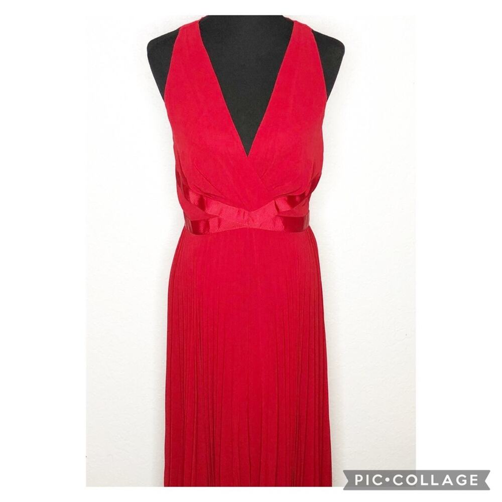 WHBM Indulgent red v neck pleated skirt sleeveless midi dress size 8 NWT